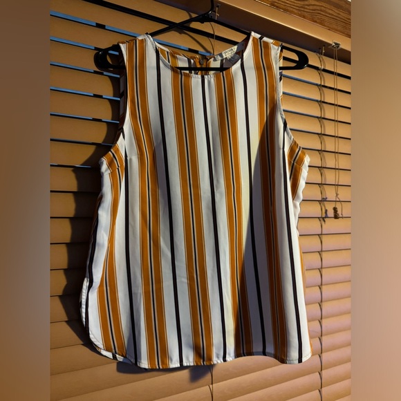 Forever 21 tank - Picture 1 of 3